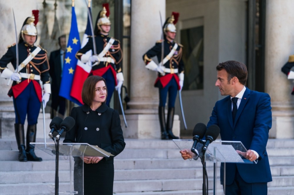 Analist: Vizita lui Macron poate fi „îndulcirea pilulei” înaintea unei decizii negative privind aderarea